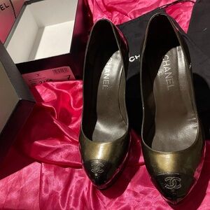 CHANEL Black and Gold Heels with Metallic Toe Cap